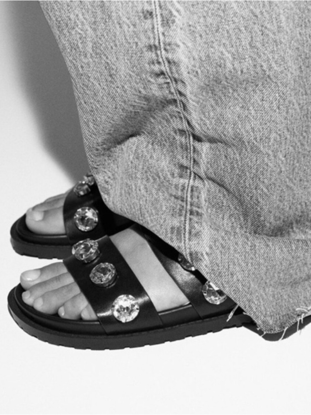 𝐙𝐀𝐑𝐀 Sparkly Low Heeled Sandals Black Size 36